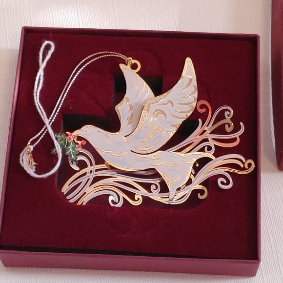 2007 Baldwin Dove Ornament 24kt. gold finished brass - Picture 4 of 6